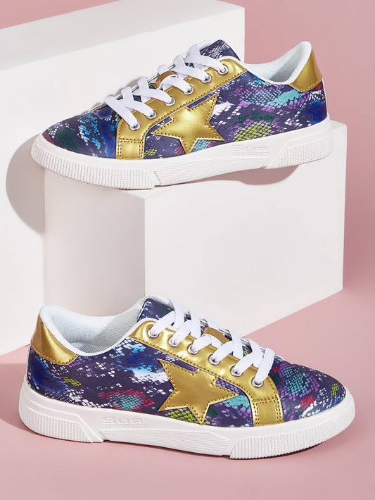 Star patch decore lace up sneakers