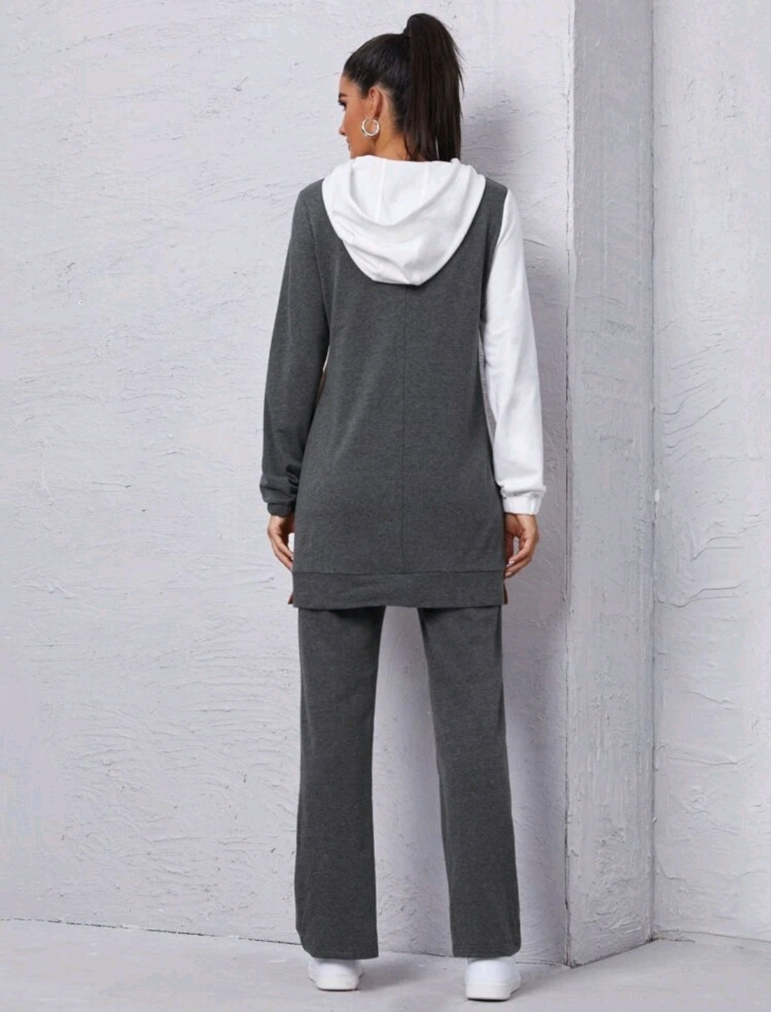 Colorblock hooded sweatshirt with wide pants