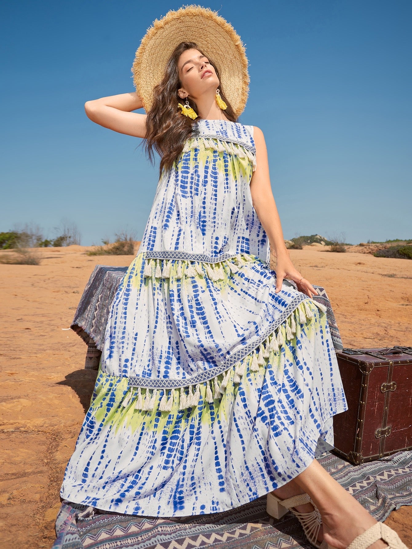 Sleeveless dress with tassels